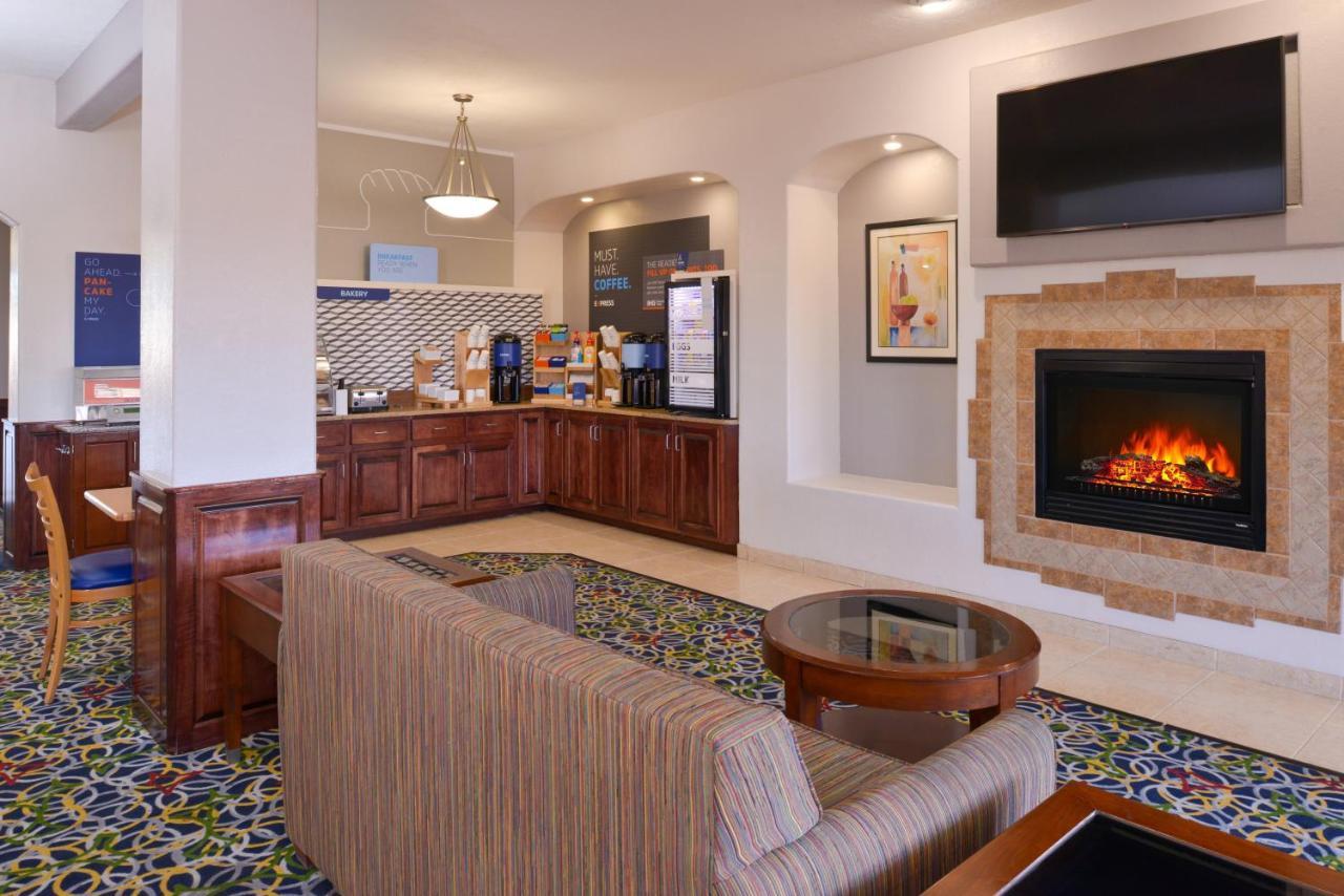 Holiday Inn Express & Suites Alamosa By Ihg Luaran gambar