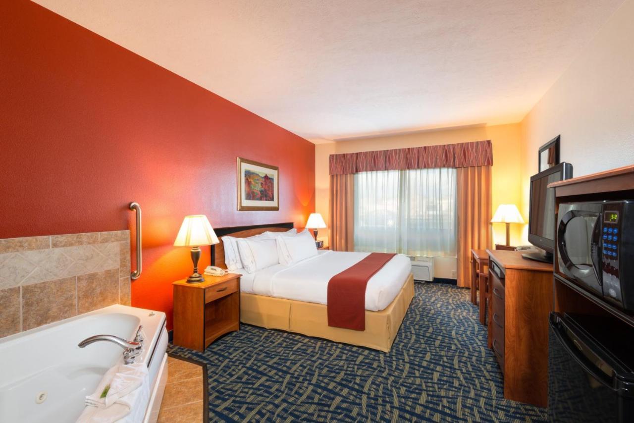Holiday Inn Express & Suites Alamosa By Ihg Luaran gambar