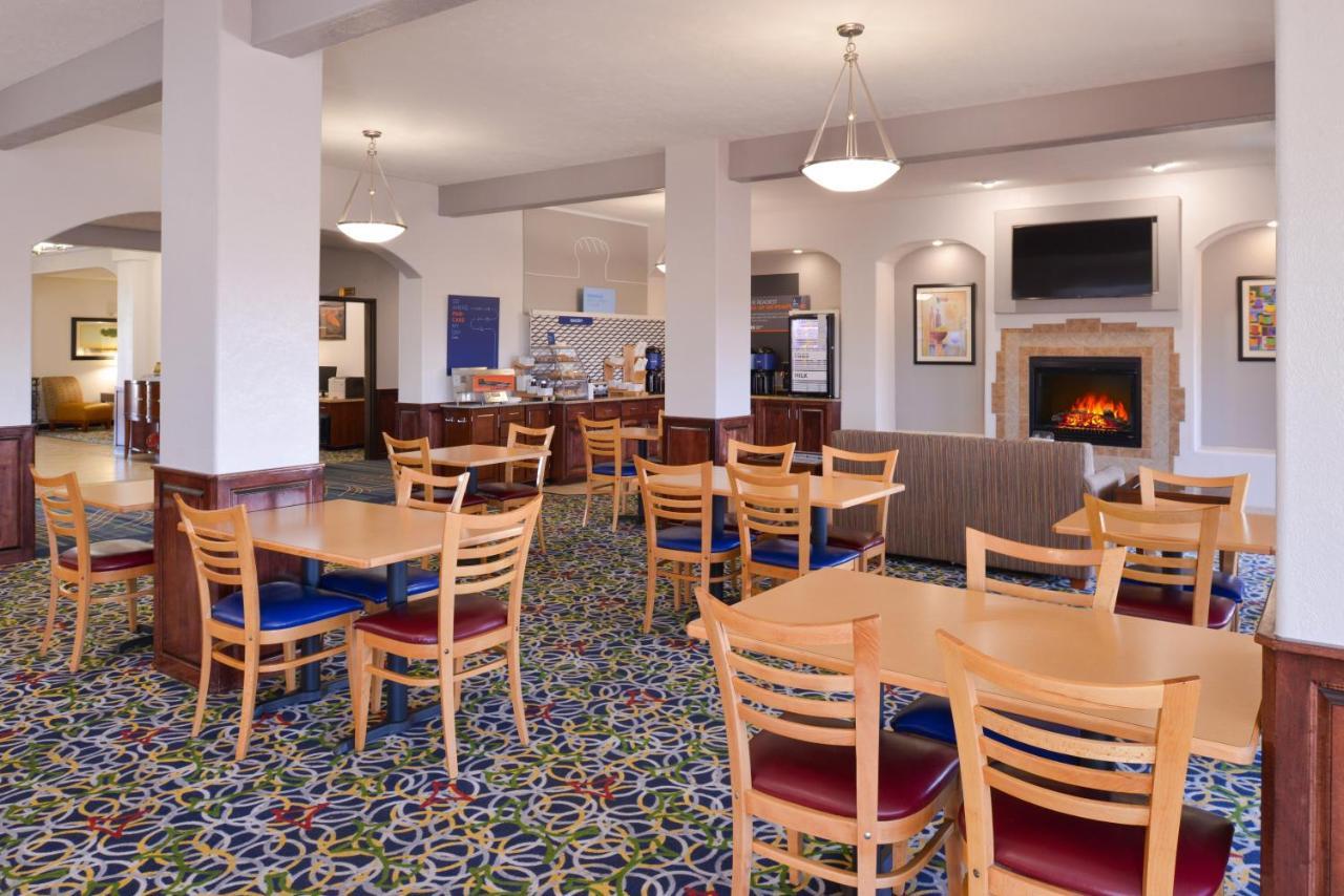 Holiday Inn Express & Suites Alamosa By Ihg Luaran gambar